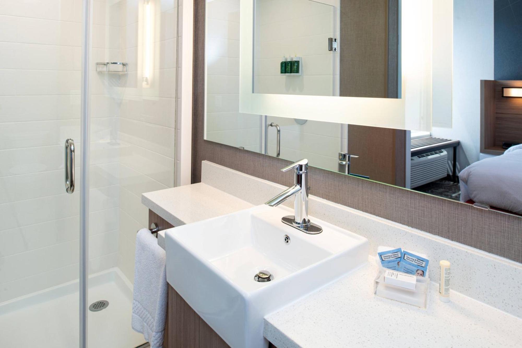 Hotel Springhill By Marriott Kansas Northeast